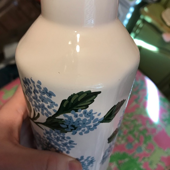 Rifle Paper Co x Corkcicle floral hydrangea blue printed canteen tumbler 16 oz - Picture 5 of 6